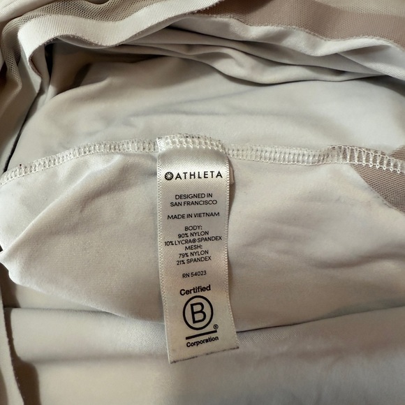 Athleta White Mesh Hem Short Sleeve Tee Shirt Activewear Top Women’s Size M - Picture 6 of 7